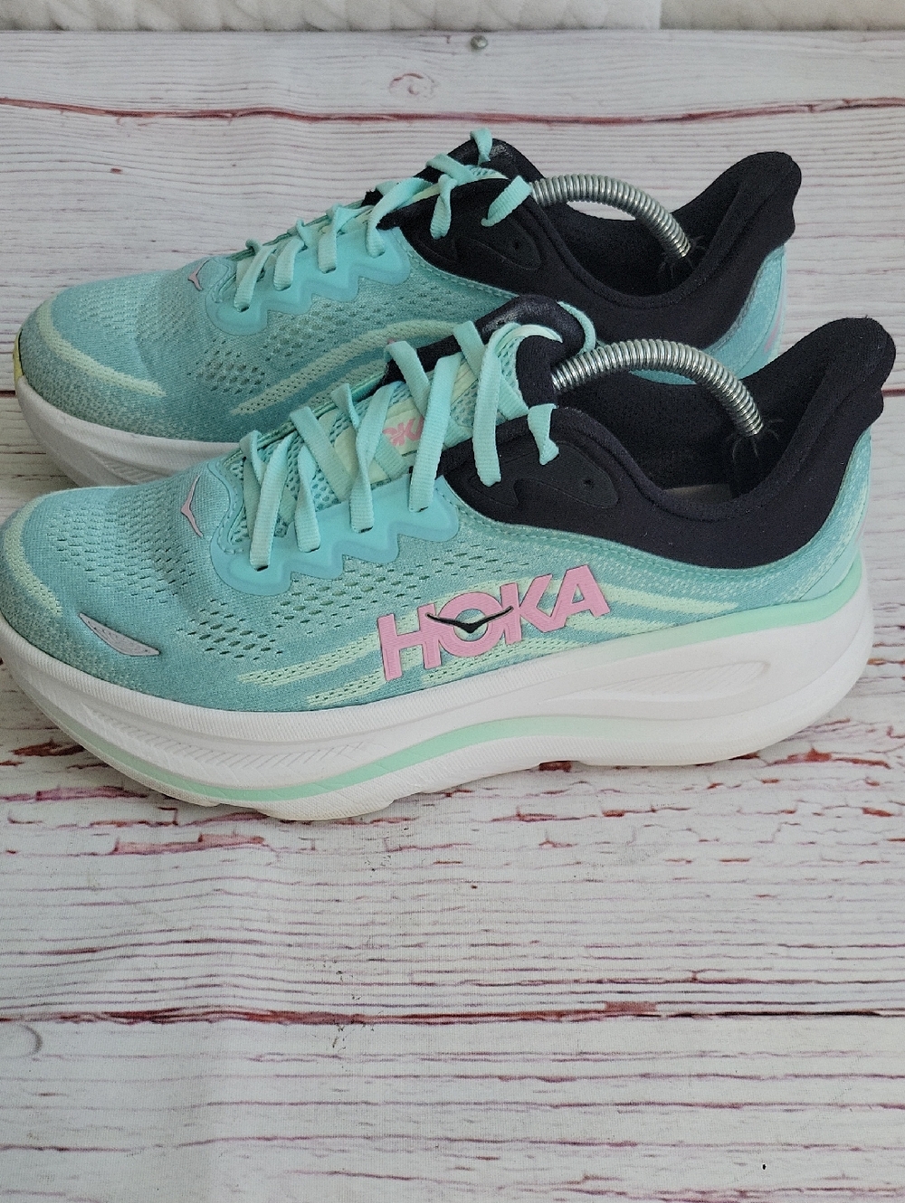 Hoka Bondi 9 Mint and Pink Women's Running Shoes Size 8.5